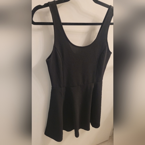 Black mini dress; size 8 - Picture 3 of 4